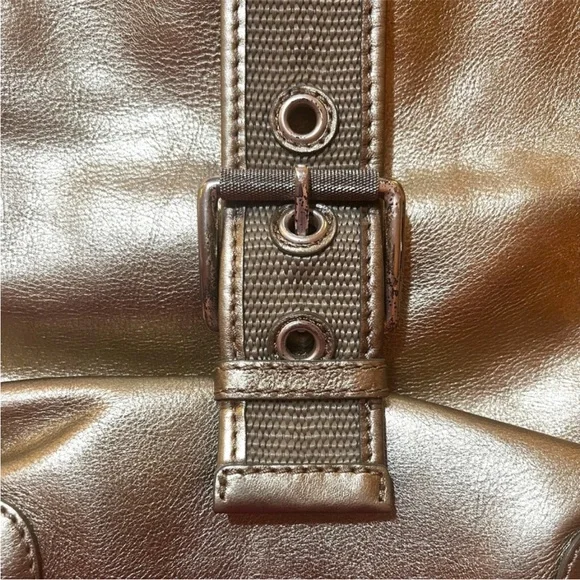 Micheal Kors , Gold Leather Shoulder Bag - Picture 2 of 8